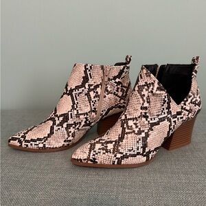 Qupid Snakeskin Pattern Ankle Booties